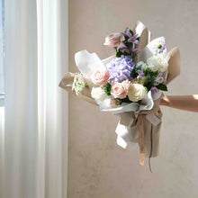 Load image into Gallery viewer, 繡球花束 畢業花束
